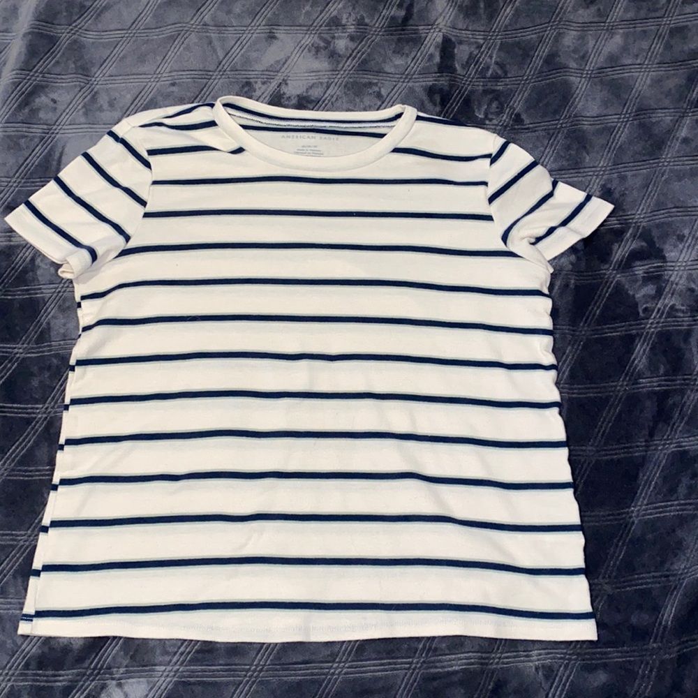 American eagle t shirt